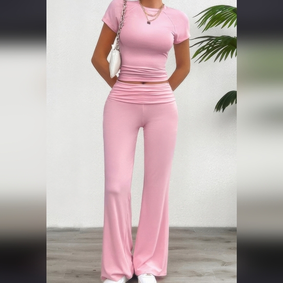 🌷🩷 2 Piece Soft Pink Lounge Set - Picture 2 of 2